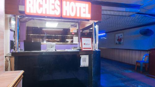 Quiapo Hotel | RedDoorz @ Riches Holiday Hotel Avenida