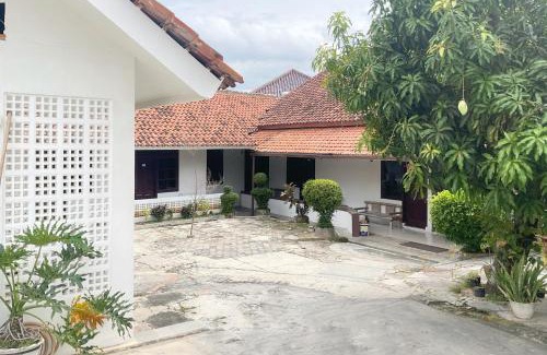 Rajabasa Hotel | RedDoorz Syariah at Aziziah Homestay Lampung