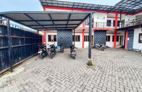 Lamongan Hotel | RedDoorz Syariah at Homestay Bougenville near Taman Alun-Alun Kota Lamongan