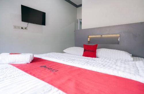 Bandar Lampung Hotel | RedDoorz Syariah At Jalan Endro Suratmin Lampung