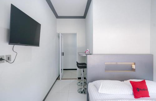 Bandar Lampung Hotel | RedDoorz Syariah At Jalan Endro Suratmin Lampung