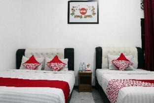 Padang Hotel | RedDoorz Syariah at Penginapan Eby Padang