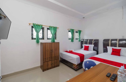 Kisaran Timur Hotel | RedDoorz Syariah near Stasiun Kereta Api Kisaran
