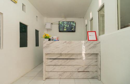 Padang Hotel | RedDoorz Syariah near Universitas Putra Indonesia Padang