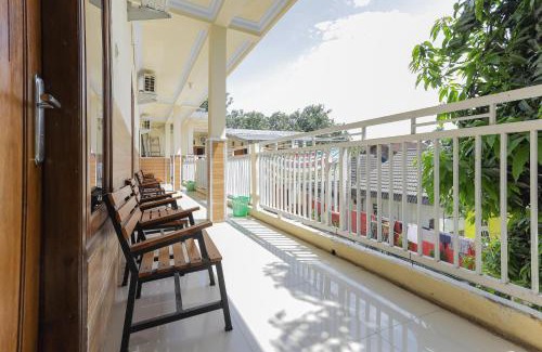 Pasuruan Hotel | RedDoorz Syariah near Alun Alun Pasuruan
