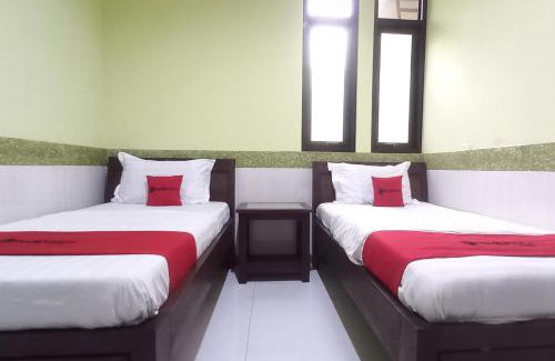 Sedati Hotel | RedDoorz Syariah near Bypass Krian