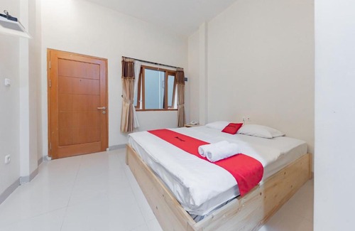 Subang Hotel | RedDoorz Syariah near DPRD Kabupaten Subang