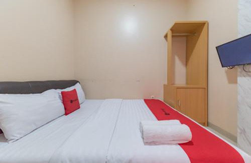 Subang Hotel | RedDoorz Syariah near Exit Toll Subang