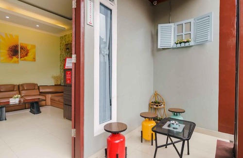 Bukittinggi Hotel | RedDoorz Syariah near Jam Gadang Bukittinggi 2