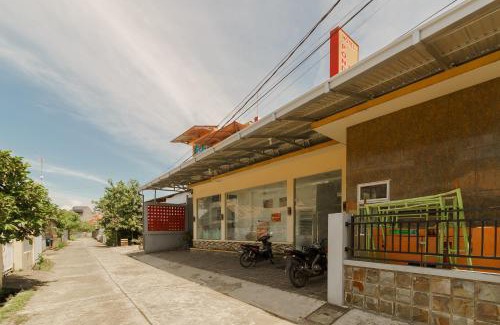 Padang House | RedDoorz Syariah near Jembatan Siti Nurbaya Padang
