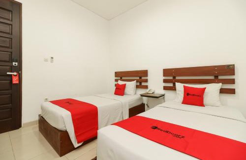 Padang House | RedDoorz Syariah near Jembatan Siti Nurbaya Padang
