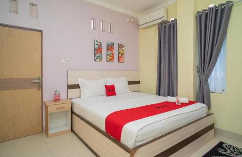 Barabai Hotel | RedDoorz Syariah Near Lapangan Dwiwarna Barabai