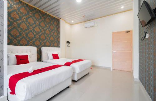 Padang Hotel | RedDoorz Syariah near Minangkabau International Aiport