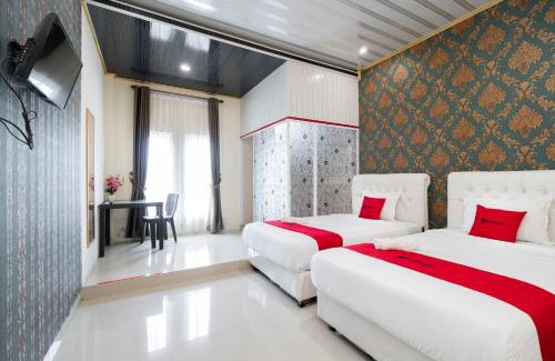 Padang Hotel | RedDoorz Syariah near Minangkabau International Aiport