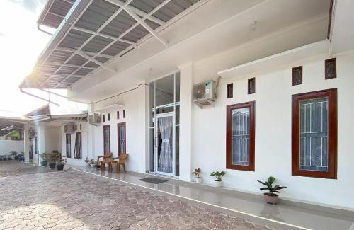 Padang Hotel | RedDoorz Syariah Near RSUP Dr M Djamil Padang