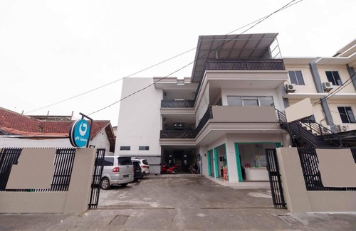 Palembang House | RedDoorz syariah near Stasiun LRT Bumi Sriwijaya