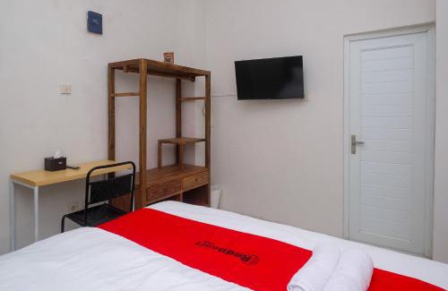 Klaten Selatan Hotel | RedDoorz Syariah near Stasiun Klaten