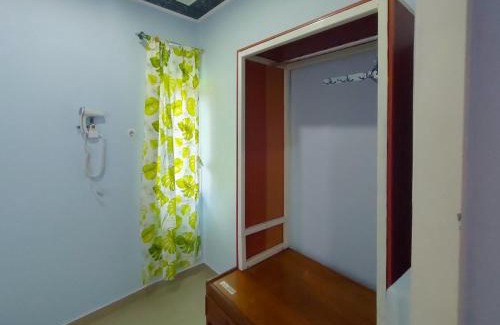 Wates House | RedDoorz Syariah Near Stasiun Wates