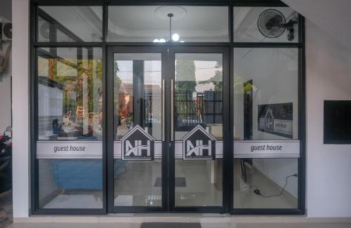 Tembalang Hotel | RedDoorz Syariah near UNIMUS Semarang