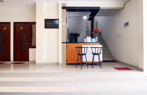 West Cirebon House | RedDoorz Syariah Plus near Cirebon Super Block Mall 2