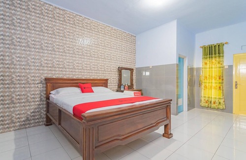 Jalancagak House | RedDoorz Syariah @ Tambak Mekar Street Subang
