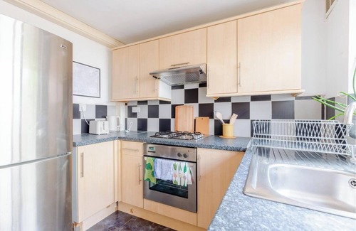 Shacklewell Apartment | Redesigned 1BD Victorian Coach House, Dalston