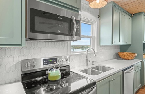 Chauvin House | Redfish Retreat Fishing Camp - On Water - Private Boat Launch; Sleeps 12