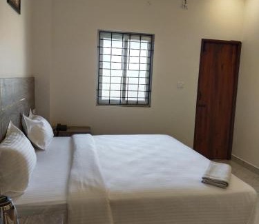 Nungambakkam Hotel | RedFox Hotel-T.Nagar