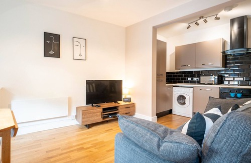 Redhill Apartment | Redhill Garland- 1 bed ground floor apartment by LGW Short Lets