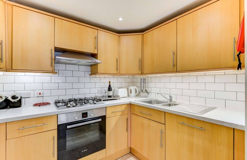Redhill Apartment | Redhill town centre apartment by Surrey Shortlets