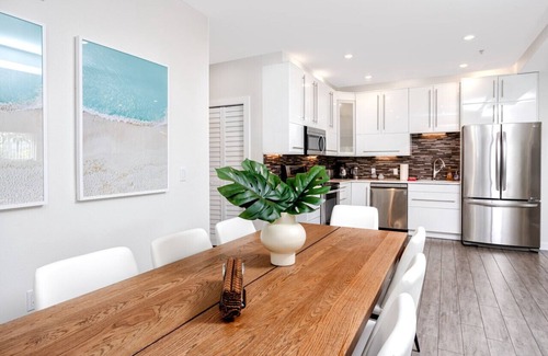 Redington Shores Condo | Redington Retreat - Gorgeous Beach Condo with Private Balcony