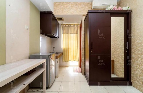 Ciputat Hotel | RedLiving Apartemen Green Lake View Ciputat - Hanna Property Tower B