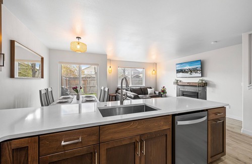Redmond House | Redmond Getaway Hub | Adventure Awaits!