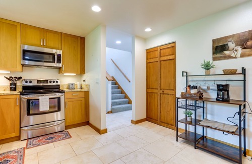 Education Hill House | Redmond Vacation Rental ~ 16 Mi to Seattle!