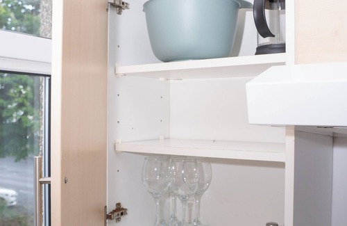 Swindon Apartment | Rednest Convenient Town Centre Free Parking