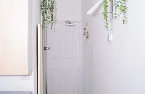 Swindon Apartment | Rednest Convenient Town Centre Free Parking