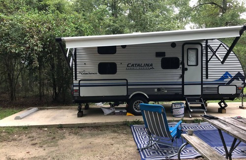 Beaumont House | Reds Coachmen Catalina Summit Series 7 184BHS Travel Trailer
