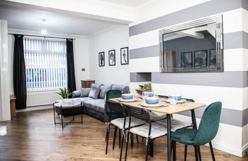 Wavertree House | Reduced Price, Long or Short Stays, Free Parking