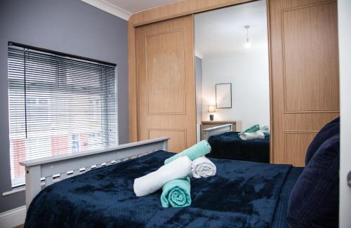 Wavertree House | Reduced Price, Long or Short Stays, Free Parking