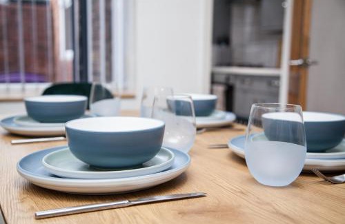Wavertree House | Reduced Price, Long or Short Stays, Free Parking