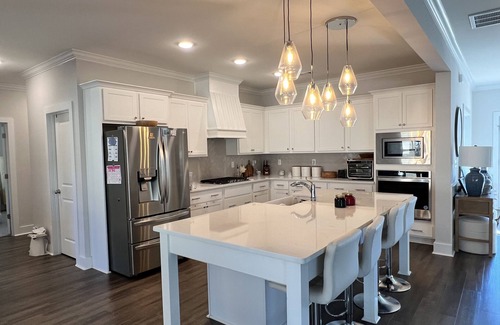 Evans House | Reduced Price! Luxurious New Farmhouse-chic Family Home only 7 mi from MASTERS