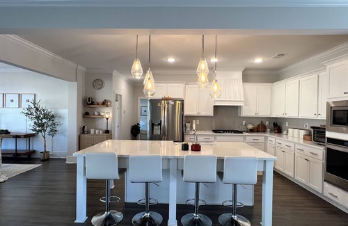 Evans House | Reduced Price! Luxurious New Farmhouse-chic Family Home only 7 mi from MASTERS