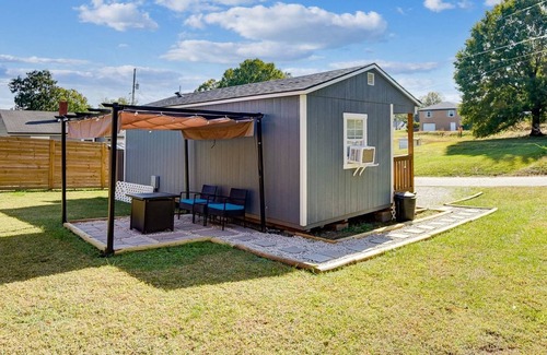 Concord House | Reduced Pricing / Tiny Chic House / 5 min. from Downtown Concord / Small Dogs OK / Fire pit / Gazebo