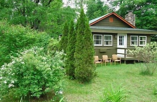 Johnsburg Cabin | REDUCED RATE! ADIRONDACK CABIN WITH REAL WOOD BURNING FIREPLACE!