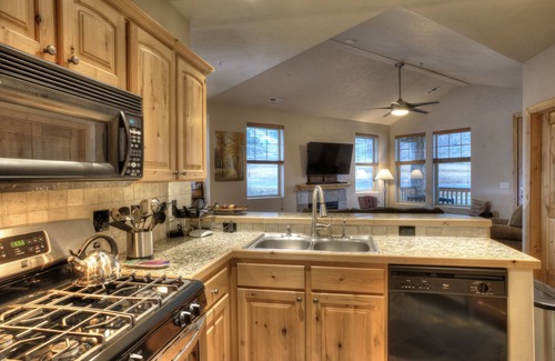 Kimball Junction Condo | Reduced Spring Rate.Convenient Location. 5starReviews. 3 Bed, 2 Bath with Views