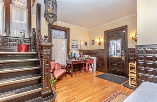 Niagara Falls Bed & Breakfast | Redwood Bed and Breakfast