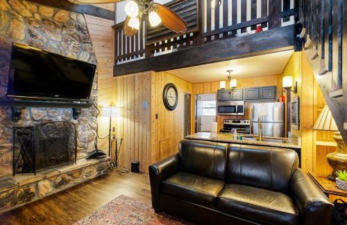 Angel Fire Apartment | Redwood Commons B12