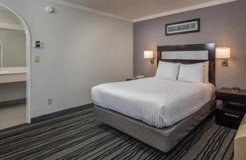 Centennial Hotel | Redwood Creek Inn