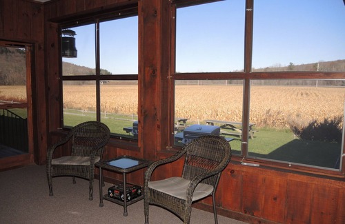 Colliersville Apartment | Redwood Inn & Suites - Apartment B - impeccably clean motel between CDP & ASV