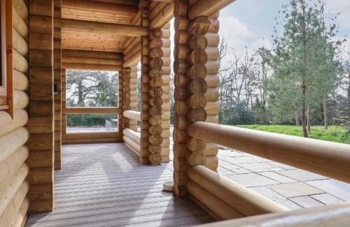 Welsh Frankton House | Redwood Lodge
